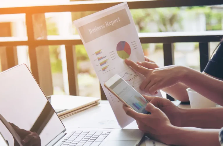 Critical Factors in Competitive Analysis for 2025